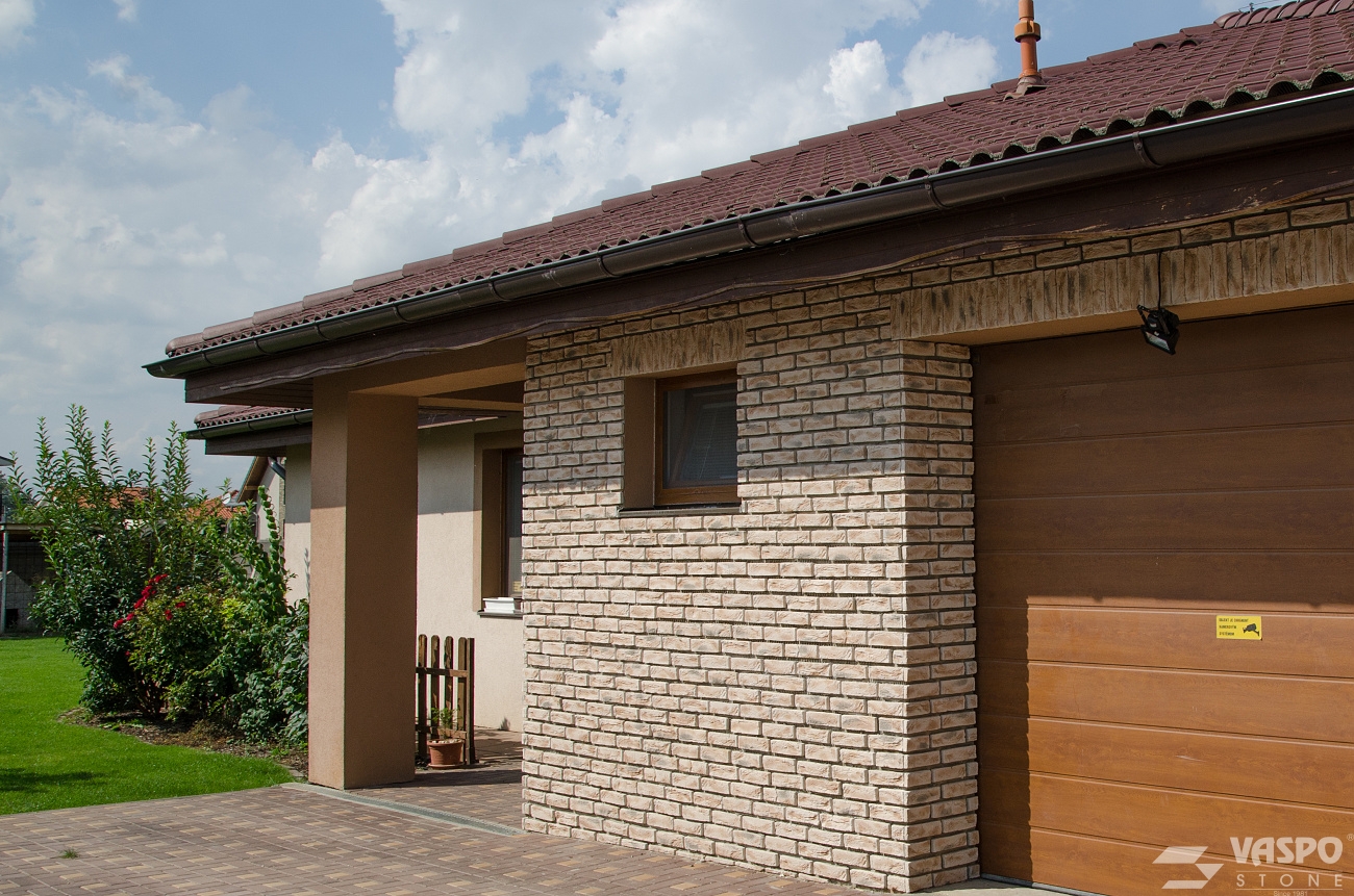 BRICK ANTIQUE 4 brick antique
